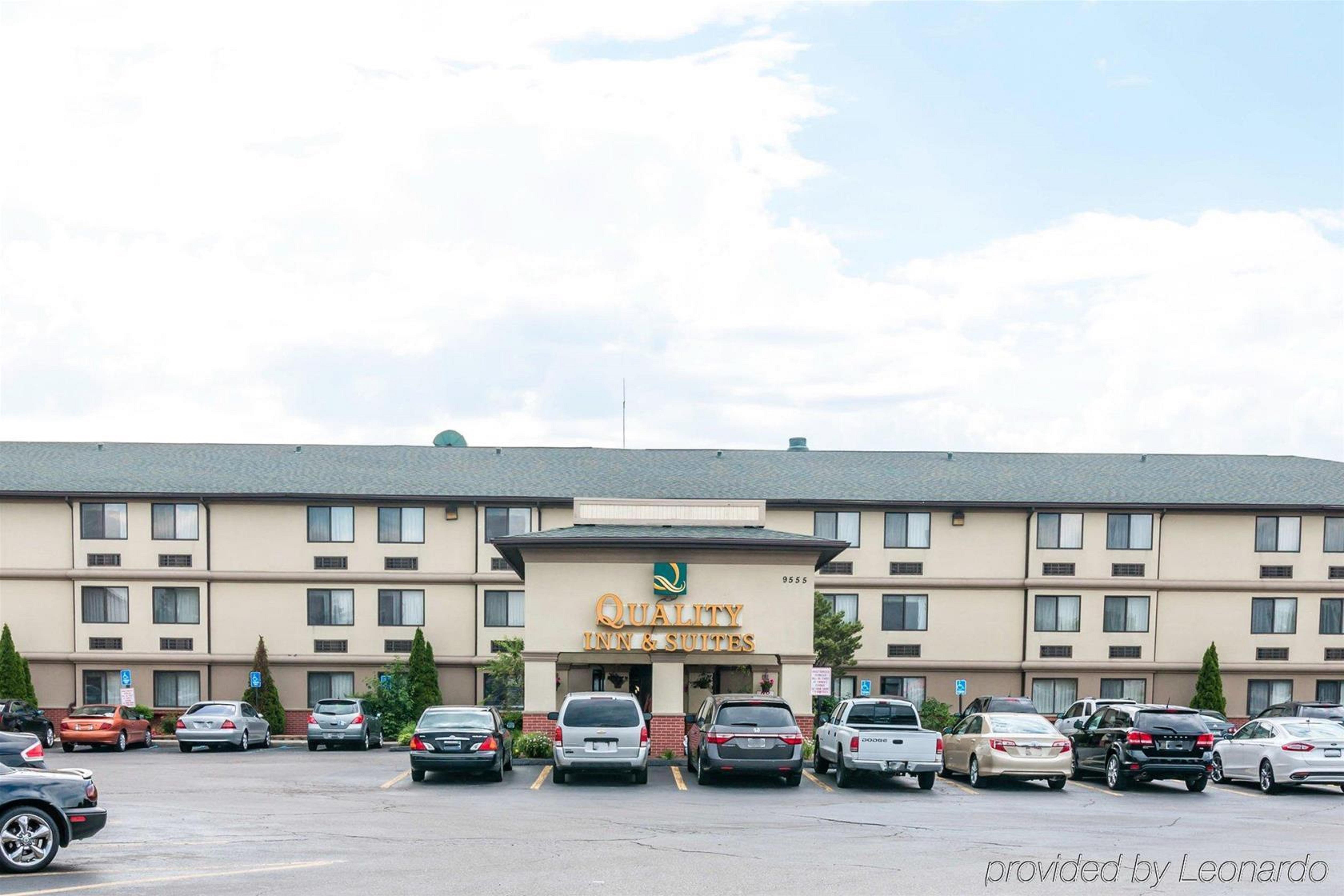 Quality Inn & Suites Detroit Metro Airport Romulus Exterior photo
